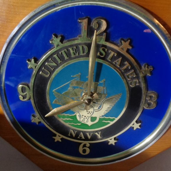 Vintage U.S. Navy Quartz Wall Clock, Solid Wood, Runs Well - Picture 3 of 6